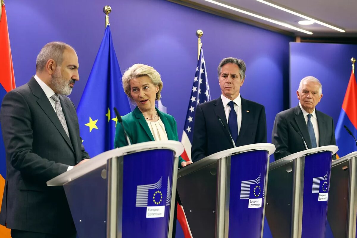 © AP Photo / Johanna Geron, Pool Photo via AP