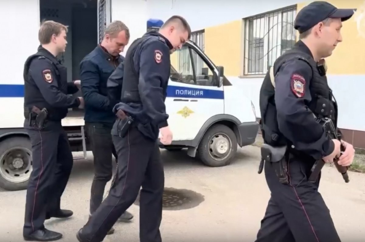    Пойманного в Тверской области байкера свезли на место расстрела полицейских