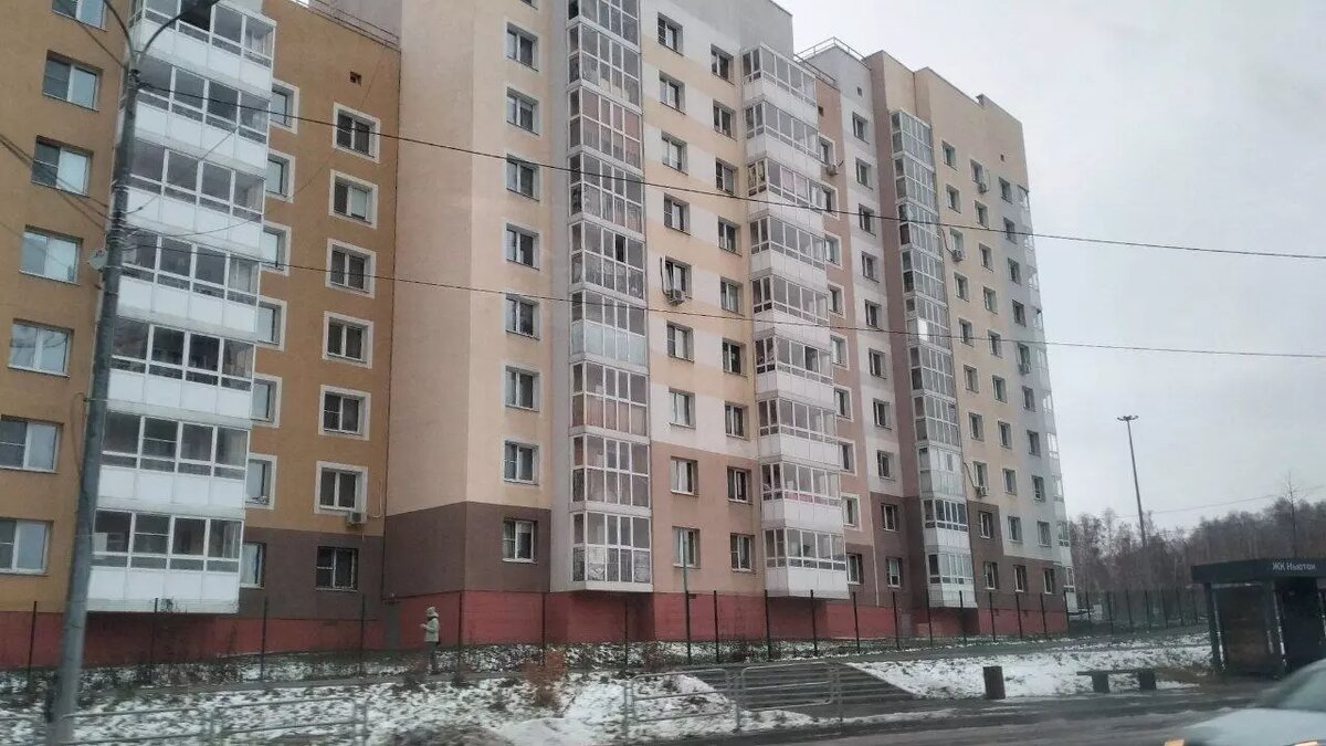     Вечером 13 апреля жители большого жилого комплекса «Ньютон» в Челябинске почувствовали запах дыма. По сообщениям очевидцев к месту пожара проехали пожарные машины и скорая помощь.