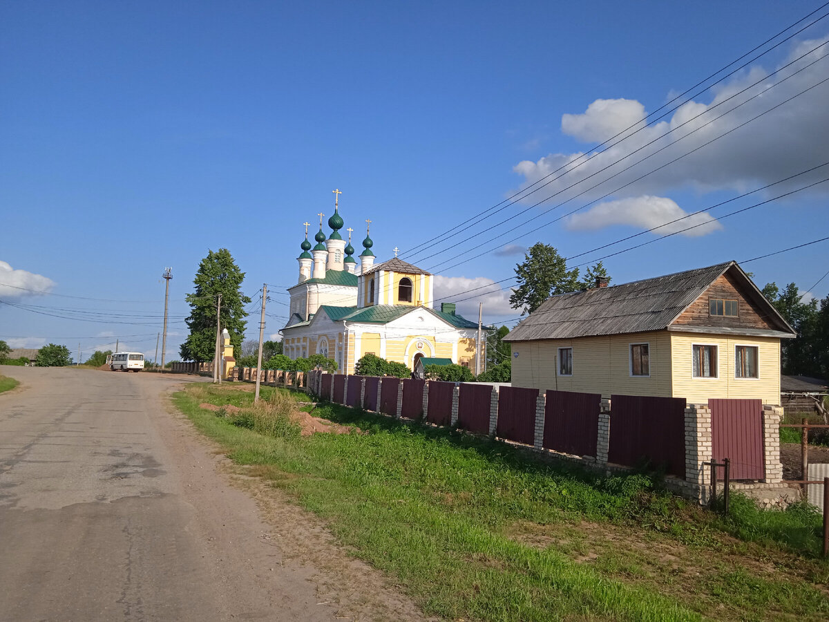 Так выглядит храм по направлению к улице Рабочей. Фото автора, июль 2022г.
