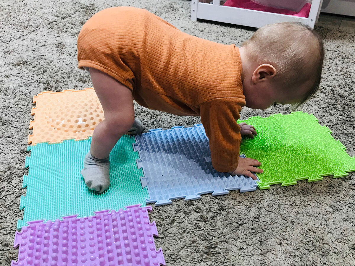 Младшенький, 9 месяцев