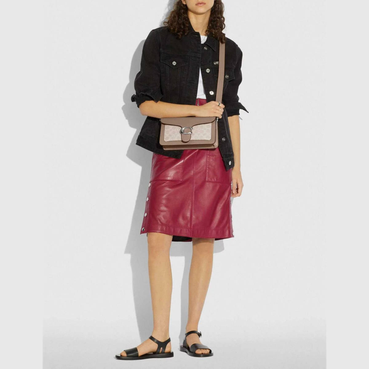Сумка Coach Tabby Shoulder Bag 26 With Signature Canvas (Light Nickel/Sand Taupe)(Серебро) на сайте coach-disconts.ru   Сумка Coach Tabby Shoulder Bag 26 With Signature Canvas (Light Nickel/Sand Taupe)(Серебро) на сайте coach-disconts.ru  
