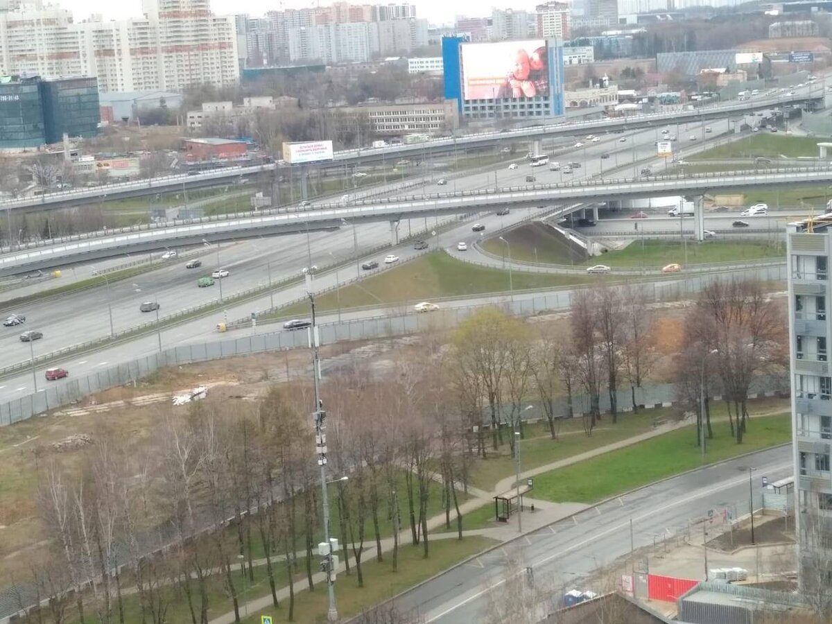 Фото из архива "За Можай!", свалка на участке за забором, 2019-2020 гг.