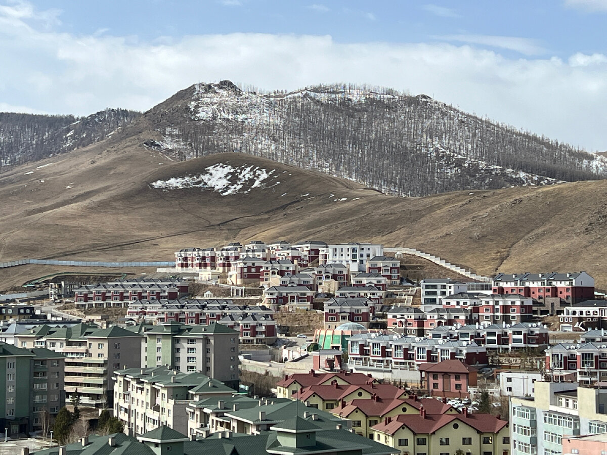 Улан-Батор, втд сверху, от мемориала Советским воинам. Фото автора