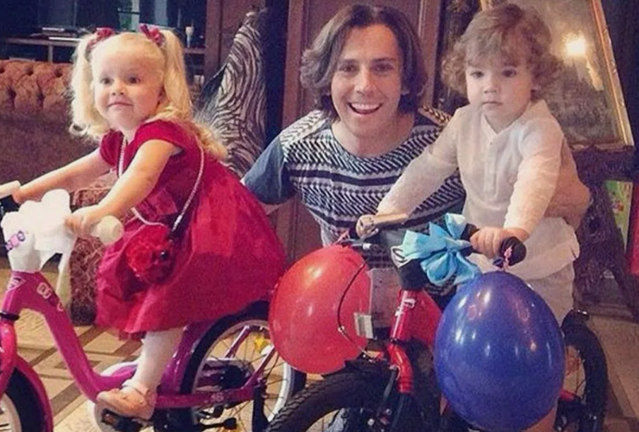 Максим Галкин с Лизой и Гарри