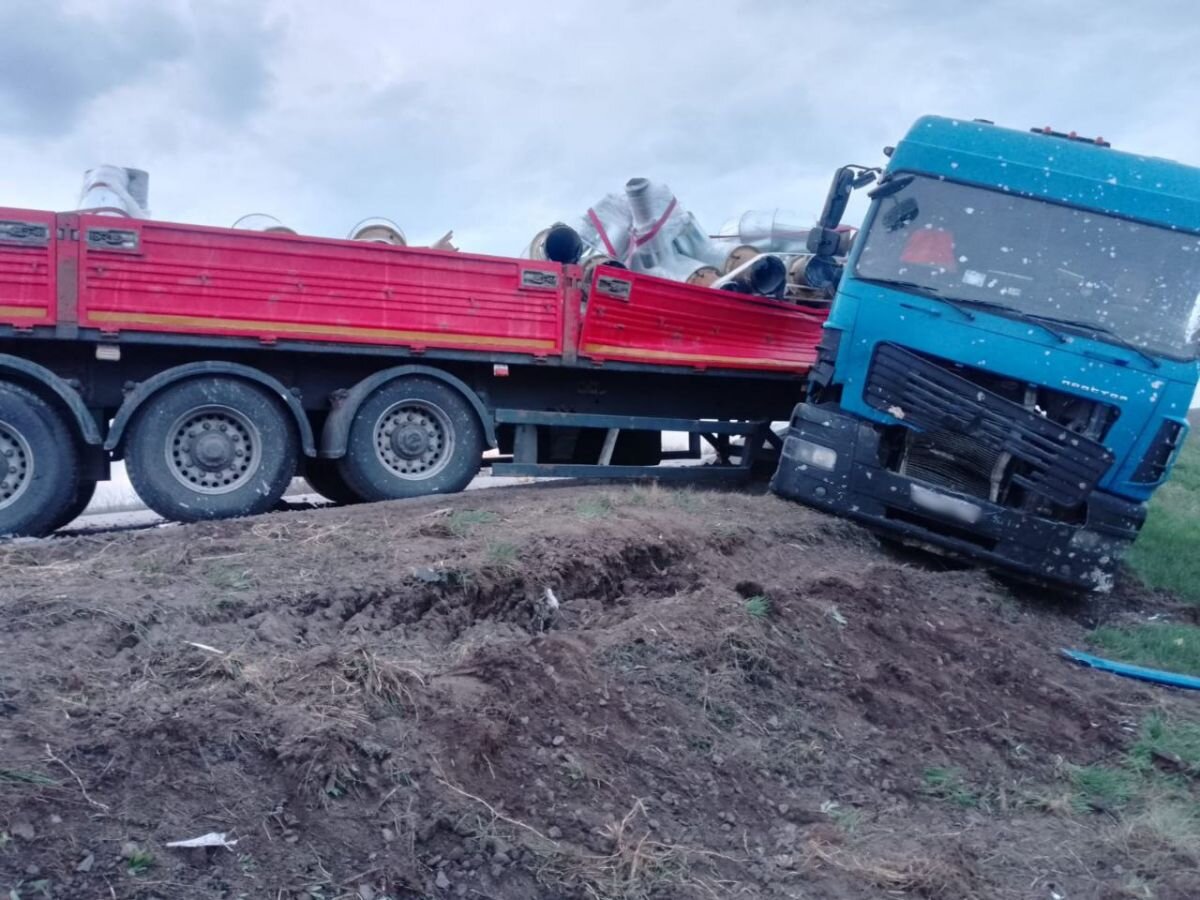 На федеральной трассе в Воронежской области в тройном ДТП погиб молодой  водитель | «Воронежские новости» | Дзен