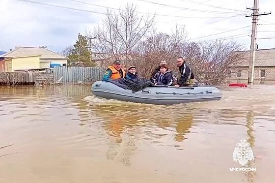    Уровень воды в Урале рядом с Оренбургом впервые с начала паводка пошел на спад