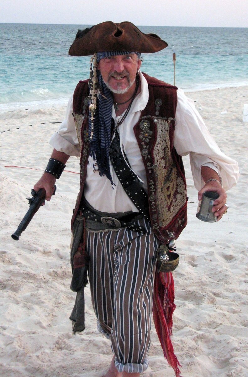 Такой вариант мы рассмотрели для костюма🏴‍☠️