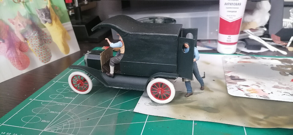 Получилось вот так. Теперь дело за позолоченными частями и выделением некоторых элементов.