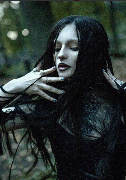 Лучше быть львом в течение дня, чем овцой всю жизнь – Элизабет Кенни 
