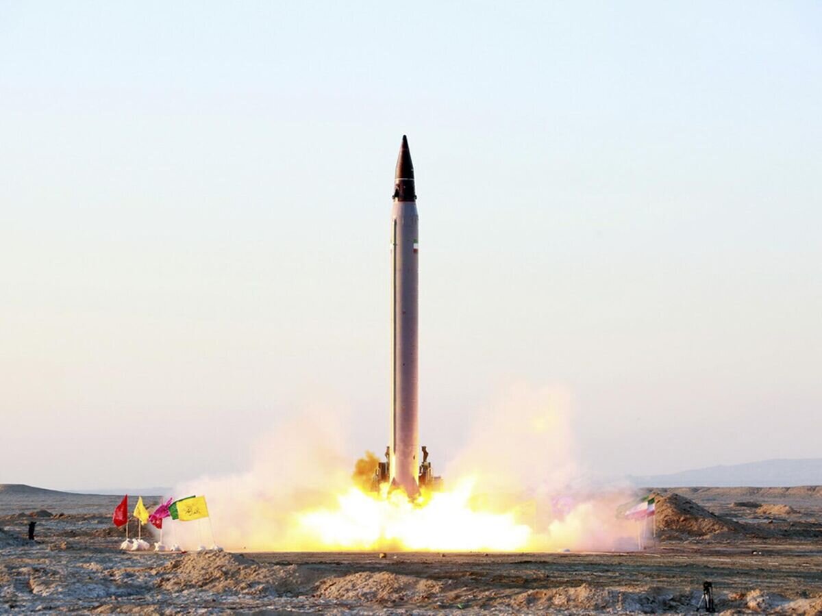    Запуск баллистической ракеты Emad ВС Ирана© AP Photo / Iranian Defense Ministry