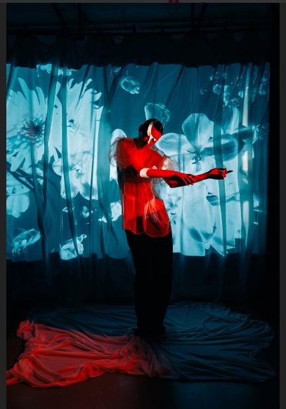 Умение жить – самая редкая вещь в мире. Большинство людей просто существует – Оскар Уальд 
