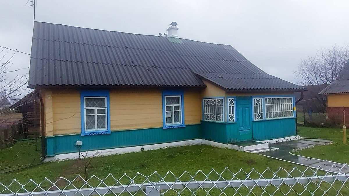 Мне вот этот дом понравился. Если на ошибаюсь, его за 10 000 $ продают