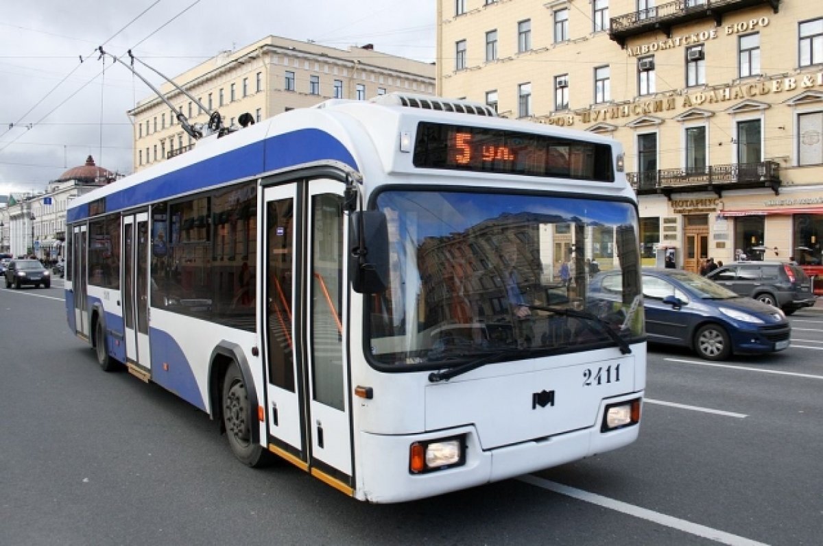    В Северной столице отметили день рождения троллейбуса