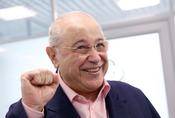    Евгений Петросян