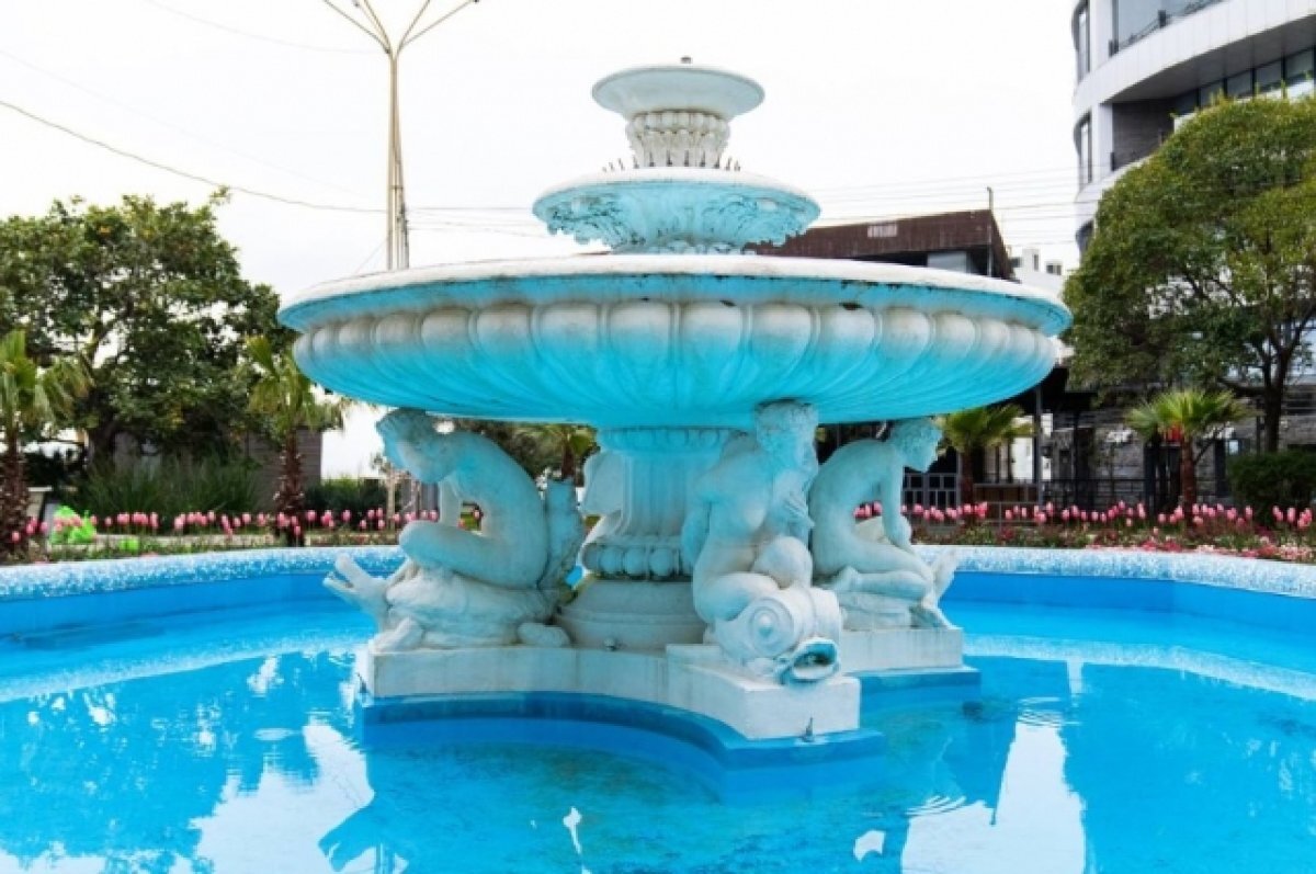    В Центральном районе Сочи завершают благоустройство прогулочной зоны