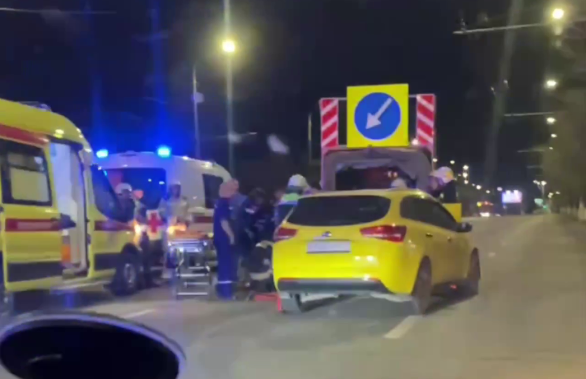    Наносившего разметку рабочего сбила иномарка в центре Волгограда