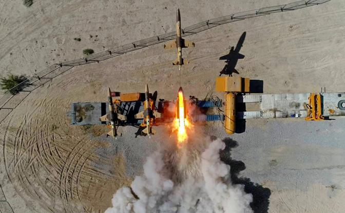 В ночь с 13 на 14 апреля Иран осуществил самый массовый удар по Израилю, в котором были использованы, по данным The New York Times, более 300 ракет и БПЛА. Обстрел начался в 23.