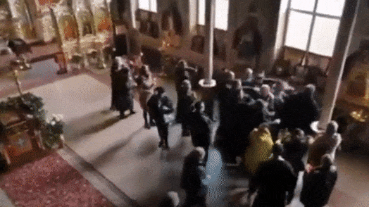 Редкие кадры с Майнцского съезда во время конфликта двух священнослужителей.