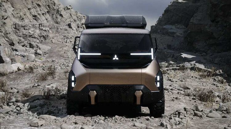 Благодаря большому дорожному просвету, передней и задней защите и почти отсутствующим свесам, минивэн должен обладать неплохой проходимостью.