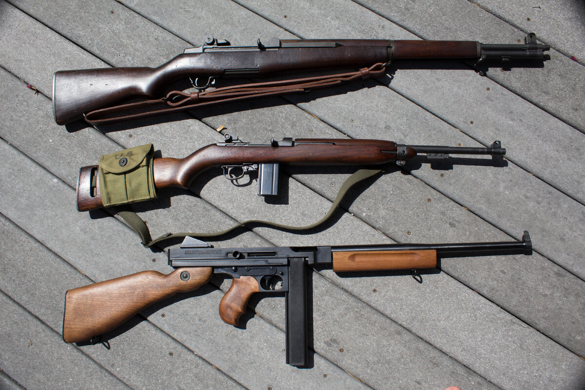 M1 Garand, M1 Carbain и ПП Томсона.