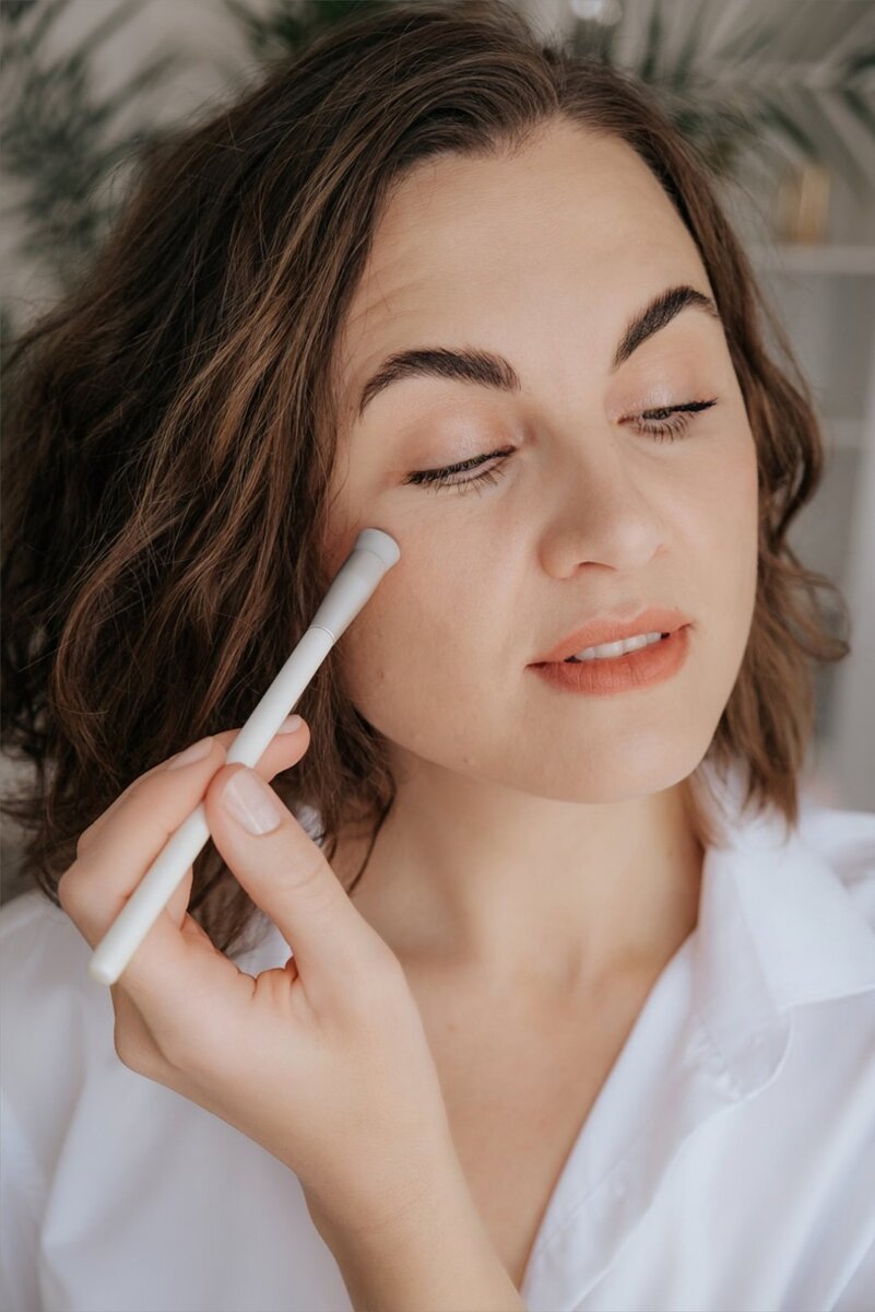 Это я - Настя Малахит, мне 36 лет )) Я эксперт по вопросам космецевтики с десятилетним стажем