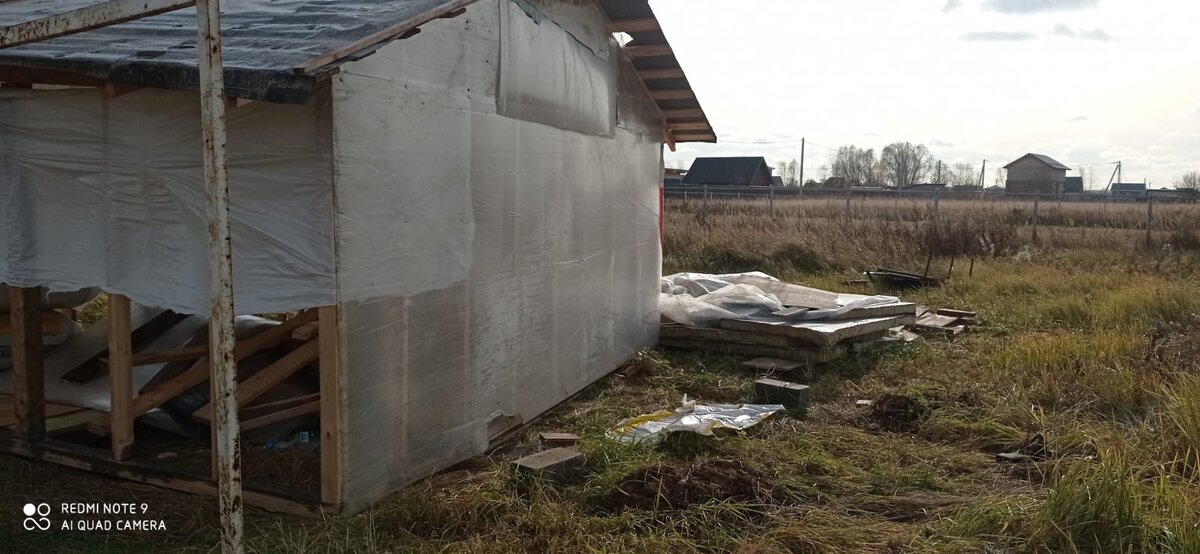 Снесло мою постройку метра на три, в сторому