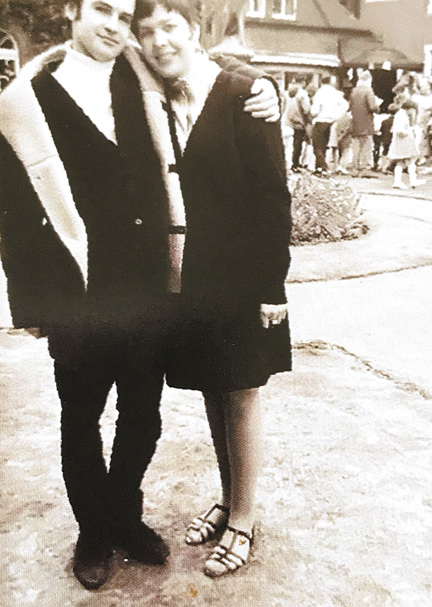 Фото из семейного архива - юный Теренс и его будущая жена, одна и на всю жизнь, Лин.