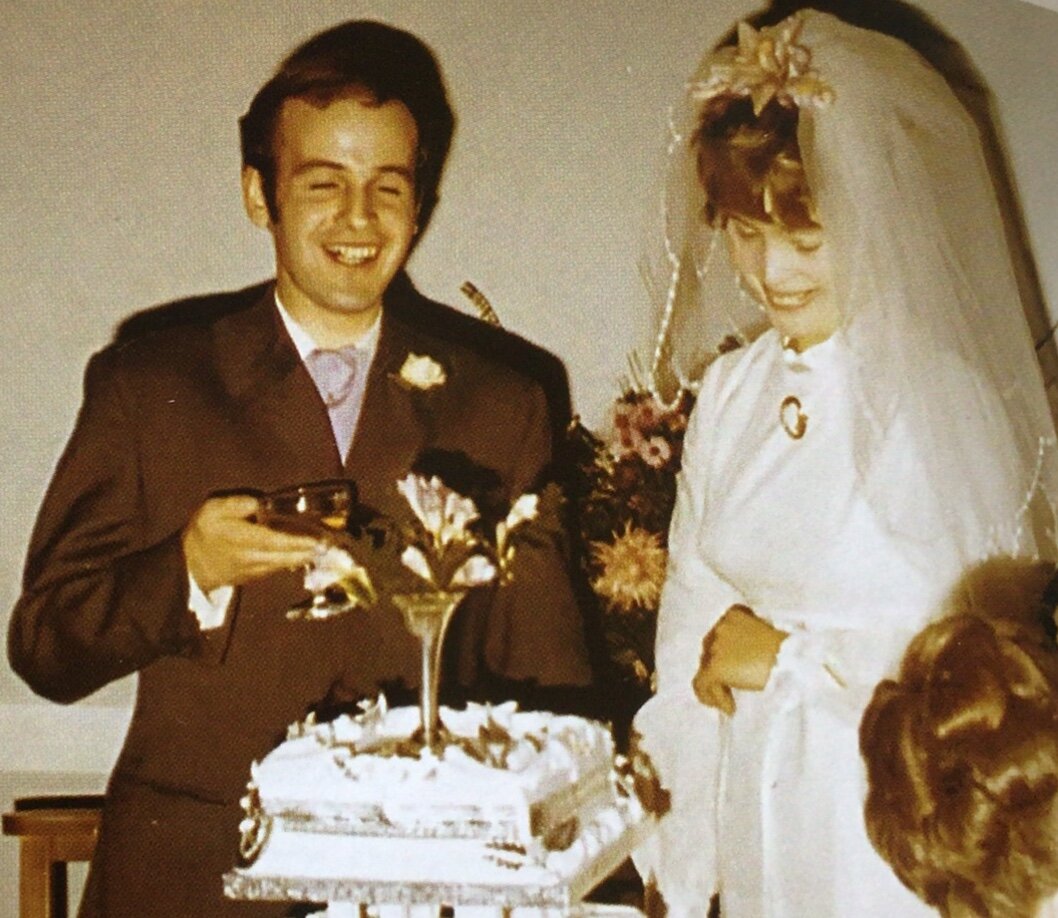 Терри Пратчетт становится самым счастливым и самым женатым мужчиной в мире