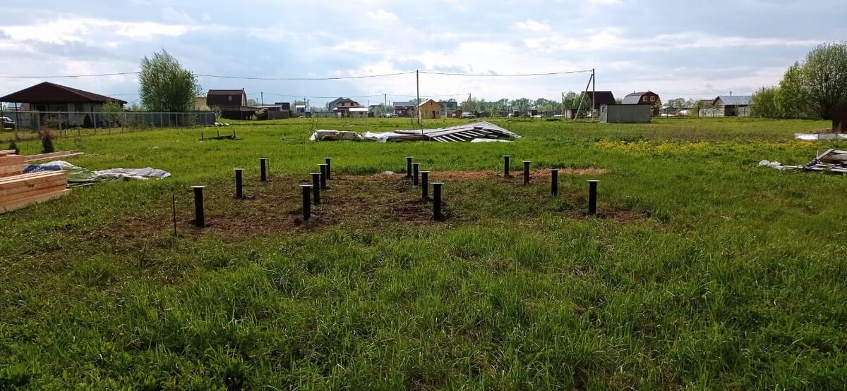 Плюнул на все и заказал себе небольшой домик 6*6, в компании из Костромы, из бруса 150*150