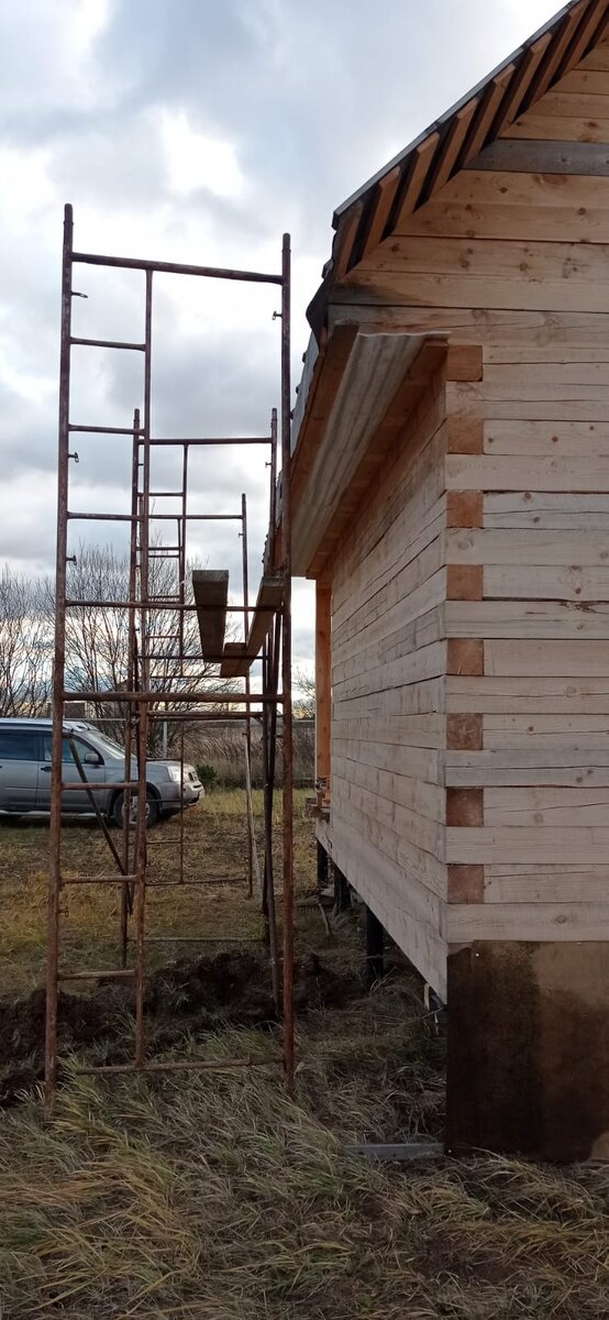 Решил преступить к отделке домика, 