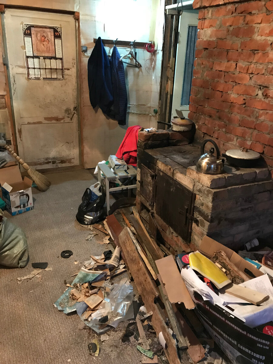 Кухня на даче, начало уборки