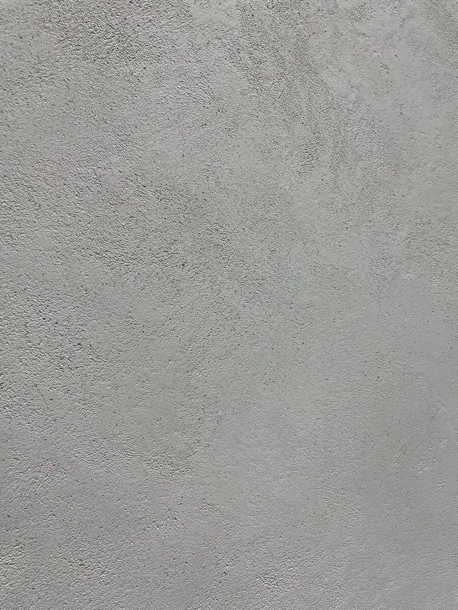 Образец классического нанесения микроцемента. Фактура минимальна. 