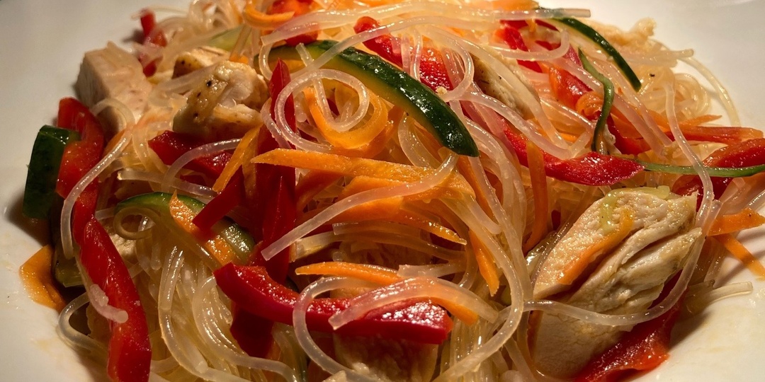 Фунчоза с овощами и курицей. Пошаговый рецепт с фото.