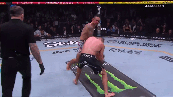 Макс Холлоуэй нокаутировал Джастина Гейджи 