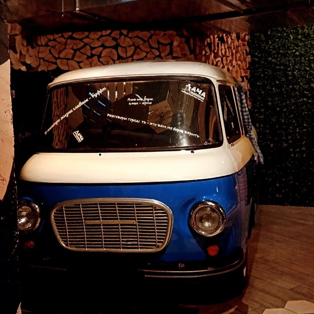 Кафе "Дача" на местном арбате