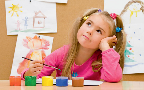 Фото мечтающей девочки взято из открытых источников. Пусть вдохновит вас на творчество!