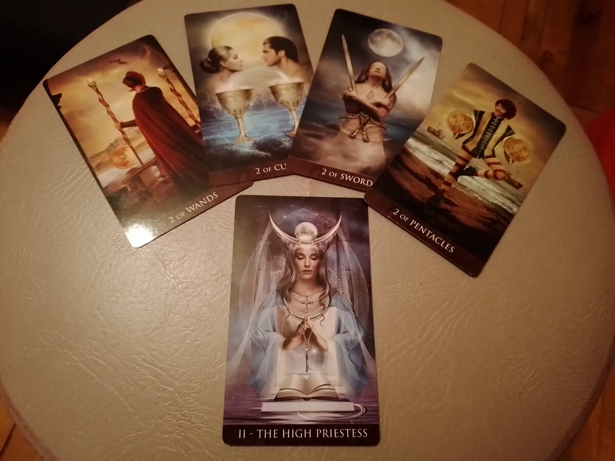 Двойки и Жрица в колоде Арканум