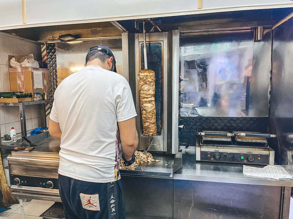 Бобина с курицей и шеф-повар