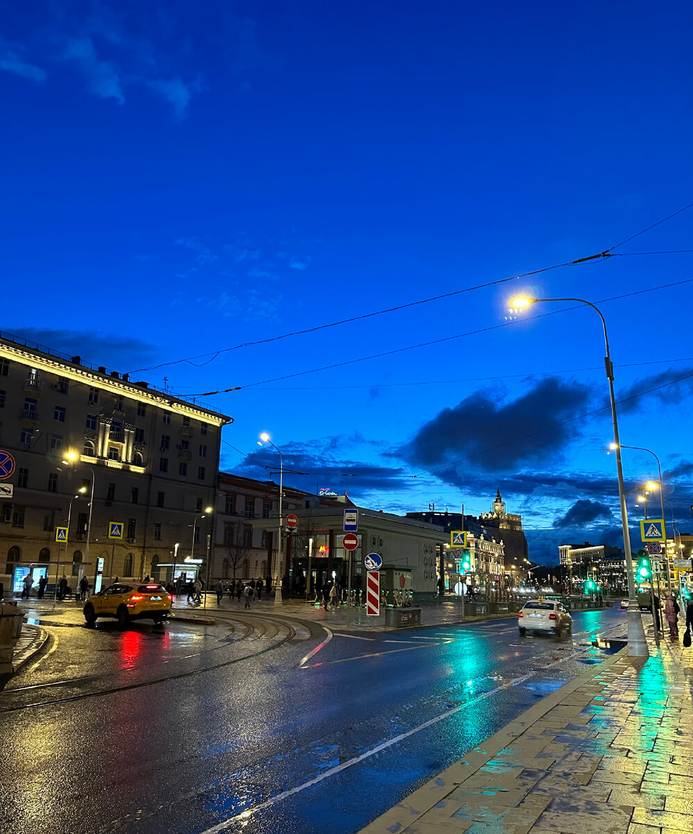 Вечерняя Москва вдохновила написать эту статью в потоке