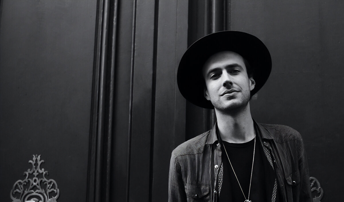 Финн Эндрюс,