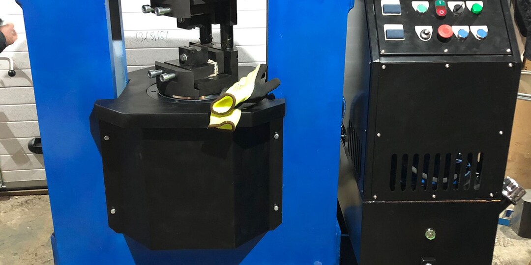 Пресс для производства стропов