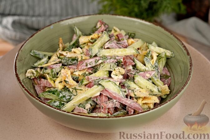 яйца, огурцы, колбаса копченая, чеснок, зелень укропа, масло растительное, майонез, сметана, соль, перец чёрный молотый