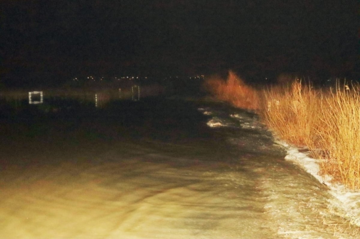    Дорога еще к одному микрорайону в Кургане затоплена и закрыта для машин