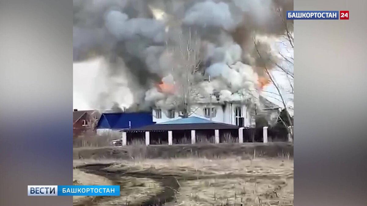    В башкирском Салавате загорелся двухэтажный дом со встроенным гаражом