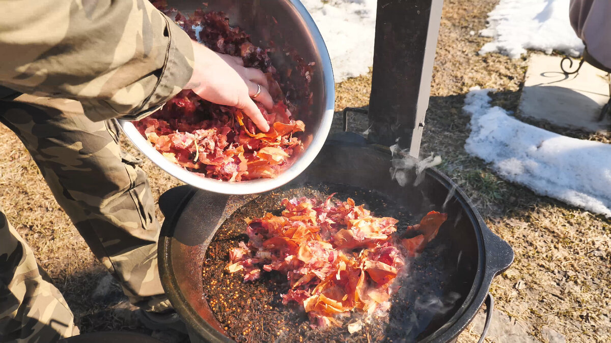 Скумбрия в луковой шелухе за 3 минуты — рецепт с фото