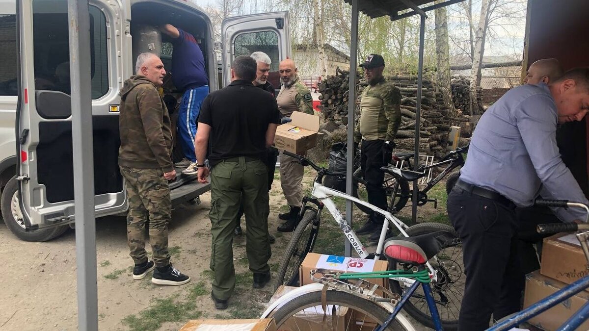    Калинин передал гуманитарный груз в Сватово и бойцам 94-го полкаНовости Саратова и области – Сетевое издание «Репортер64»