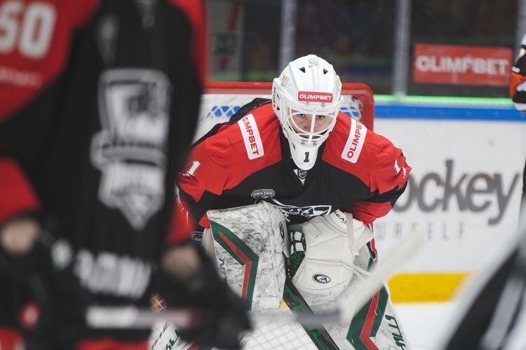    Ахтямов в матче отразил 37 бросков — лучший результат за последние два раунда