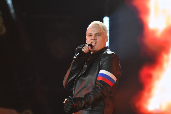 Певец Шаман. 