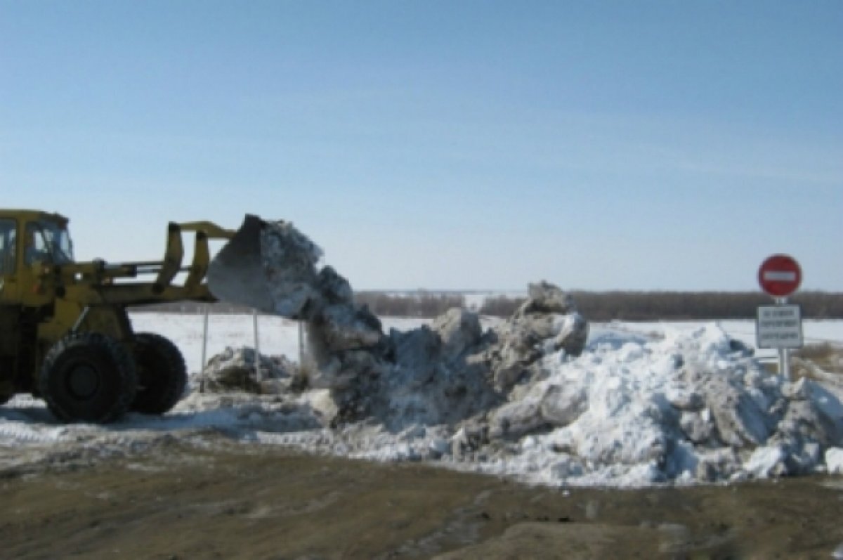    У закрытых зимних дорог и переправ установили запрещающие знаки.